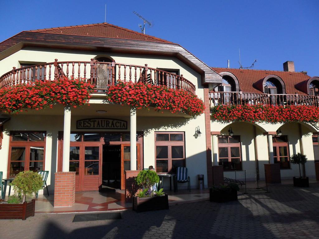 Hotel St.Florian Štúrovo 외부 사진